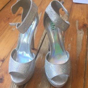 Sliver rhinestone pumps